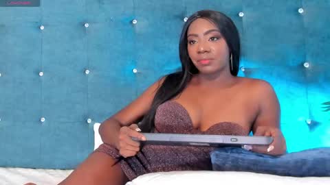 Snapshot of shantallmiller chatting on 17, 4, 2026 Shantall Miller online show from 17, 4, 2026