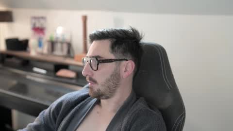 frenchy boy online show from 8, 11, 2025