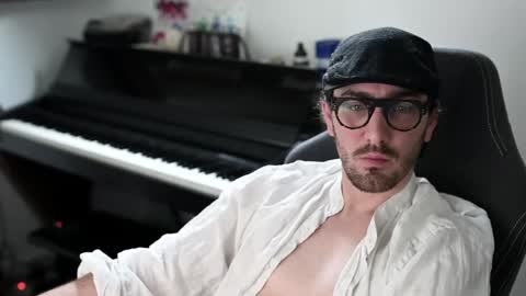Snapshot of shape80 chatting on 19, 4, 2026 frenchy boy online show from 19, 4, 2026