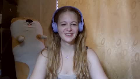 Snapshot of sharlalaskin chatting on 3, 10, 2025 Annie online show from 3, 10, 2025