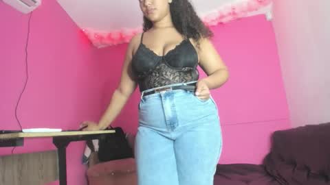 Snapshot of sharlot_evans_ chatting on 18, 11, 2025 Sharlot online show from 18, 11, 2025