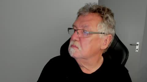sharlots_pet online show from 7, 6, 2026