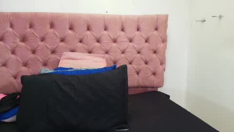 Snapshot of sharlott_kiss chatting on 17, 1, 2025 Sharlott online show from 17, 1, 2025