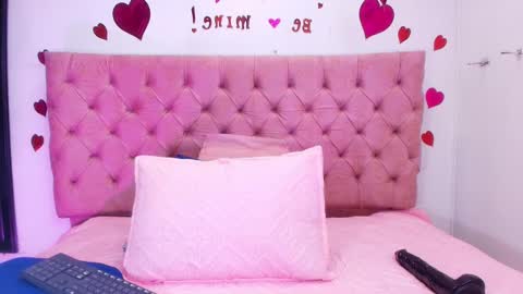 Snapshot of sharlott_kiss chatting on 18, 2, 2025 Sharlott online show from 18, 2, 2025