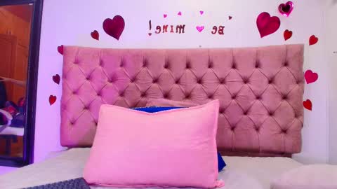 Snapshot of sharlott_kiss chatting on 27, 2, 2025 Sharlott online show from 27, 2, 2025