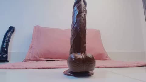 Sharlott online show from 9, 2, 2026