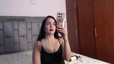 sharon_collin2 online show from 7, 2, 2026