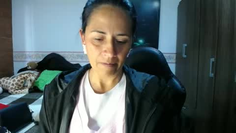 Snapshot of sharoon__cherry_ chatting on 8, 5, 2026 sharon online show from 8, 5, 2026