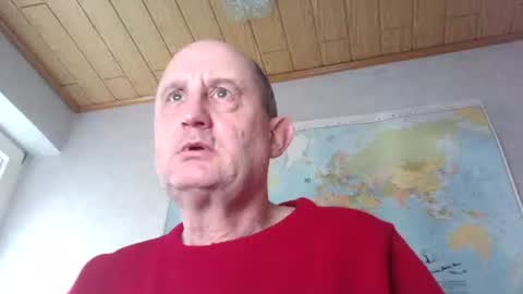 Snapshot of sharpshoder chatting on 23, 12, 2025 Peter online show from 23, 12, 2025