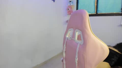 loraine online show from 5, 11, 2025