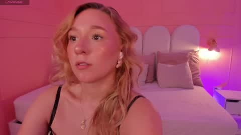 Snapshot of shatall_rouge chatting on 14, 6, 2026 Shantall online show from 14, 6, 2026