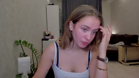 shawty__mariaa online show from 13, 10, 2025