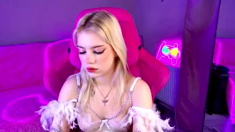 Lola online show from 3, 3, 2025