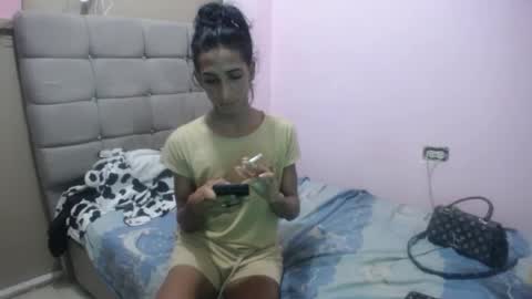 Snapshot of shayra33x chatting on 8, 10, 2025 shayra33x online show from 8, 10, 2025