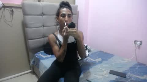 Snapshot of shayra33x chatting on 10, 10, 2025 shayra33x online show from 10, 10, 2025