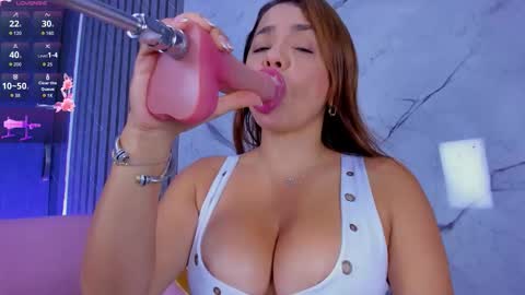 Snapshot of shayra_boobs2 chatting on 14, 1, 2026 shayra_boobs2 online show from 14, 1, 2026