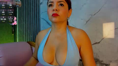 Snapshot of shayra_boobs2 chatting on 19, 1, 2026 shayra_boobs2 online show from 19, 1, 2026