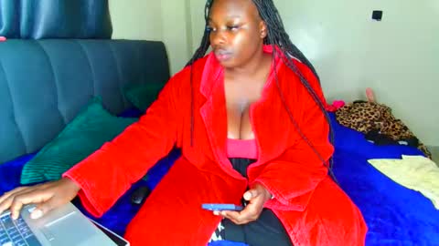 shee13 online show from 26, 10, 2025