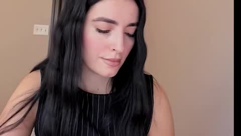 Snapshot of sheisallthat chatting on 8, 11, 2025 sheisallthat online show from 8, 11, 2025