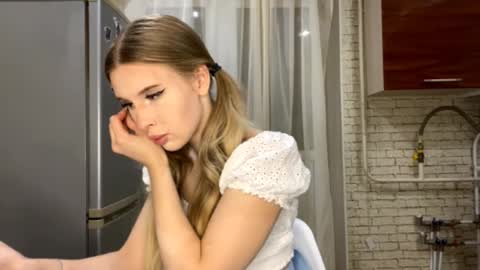 Snapshot of shelapeake chatting on 22, 9, 2025 Jenny online show from 22, 9, 2025