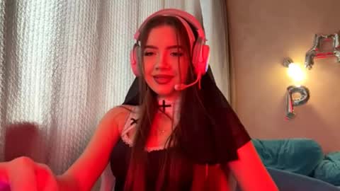 Ava online show from 4, 10, 2025