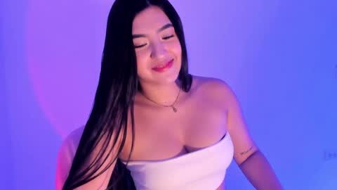 Snapshot of shelly_rohades chatting on 22, 10, 2025 online show from 22, 10, 2025