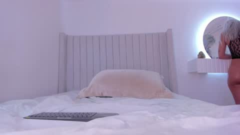 shelynna_azzul online show from 11, 12, 2024