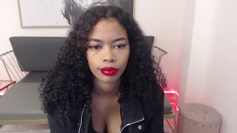 Snapshot of shenna_brunette_ chatting on 6, 12, 2024 Shenna online show from 6, 12, 2024