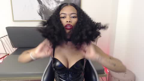 Snapshot of shenna_brunette_ chatting on 9, 12, 2024 Shenna online show from 9, 12, 2024