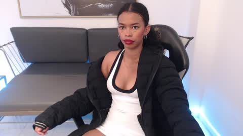 Snapshot of shenna_brunette_ chatting on 13, 12, 2024 Shenna online show from 13, 12, 2024