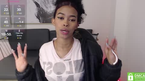 Snapshot of shenna_brunette_ chatting on 8, 1, 2025 Shenna online show from 8, 1, 2025