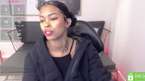 Snapshot of shenna_brunette_ chatting on 1, 2, 2025 Shenna online show from 1, 2, 2025