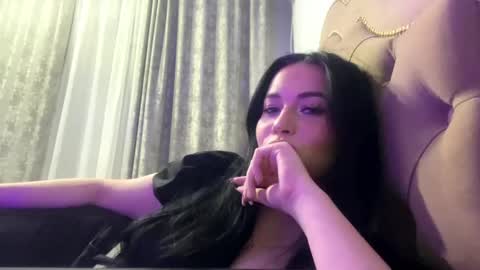 Snapshot of sherikavanleeuwen chatting on 23, 3, 2026 Mia meow meow online show from 23, 3, 2026