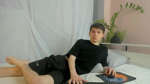 Max online show from 15, 4, 2026