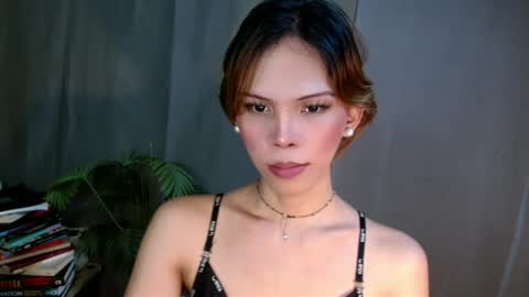 Snapshot of shes_notme chatting on 9, 4, 2026 Lana But you can spell it backwards online show from 9, 4, 2026