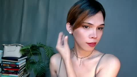 Snapshot of shes_notme chatting on 22, 4, 2026 Lana But you can spell it backwards online show from 22, 4, 2026