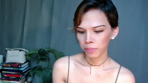 Snapshot of shes_notme chatting on 25, 4, 2026 Lana But you can spell it backwards online show from 25, 4, 2026