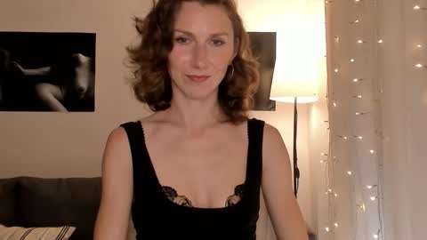 shesleepsnaked online show from 15, 3, 2026