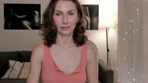 Snapshot of shesleepsnaked chatting on 21, 6, 2026 shesleepsnaked online show from 21, 6, 2026