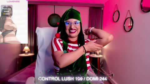 Snapshot of sheyla_hills_ chatting on 24, 12, 2024 Sheyla online show from 24, 12, 2024