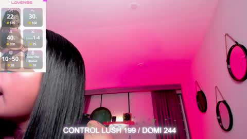 Snapshot of sheyla_hills_ chatting on 8, 1, 2025 Sheyla online show from 8, 1, 2025