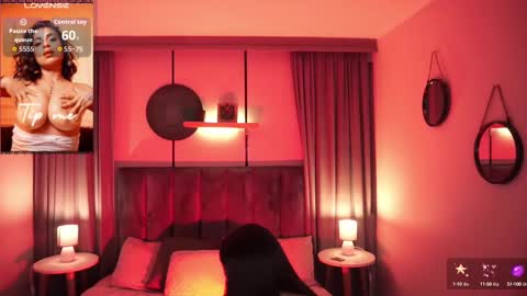 Snapshot of sheyla_hills_ chatting on 10, 9, 2025 Sheyla online show from 10, 9, 2025