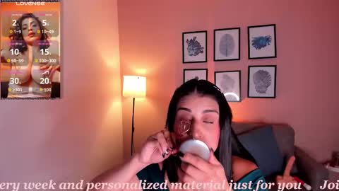 Snapshot of sheyla_hills_ chatting on 29, 3, 2026 Sheyla online show from 29, 3, 2026