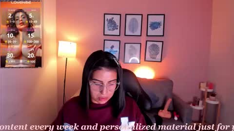 Snapshot of sheyla_hills_ chatting on 29, 3, 2026 Sheyla online show from 29, 3, 2026