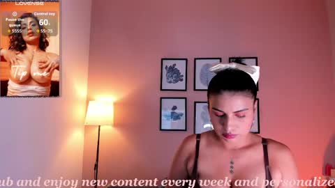 Snapshot of sheyla_hills_ chatting on 28, 4, 2026 Sheyla online show from 28, 4, 2026