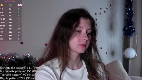 Snapshot of shickshackshock chatting on 24, 12, 2024 Iris online show from 24, 12, 2024