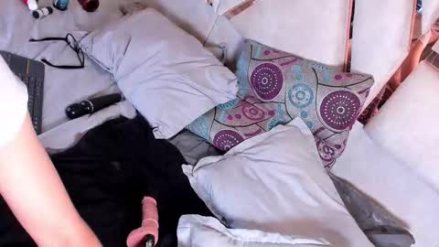 Shine online show from 12, 2, 2026