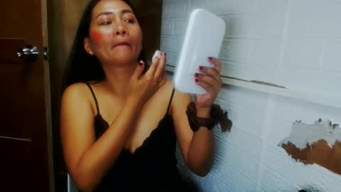 Snapshot of shinecathy chatting on 27, 11, 2025 shine online show from 27, 11, 2025