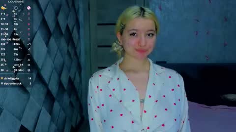 Snapshot of shining_luna chatting on 4, 2, 2026 shining_luna online show from 4, 2, 2026