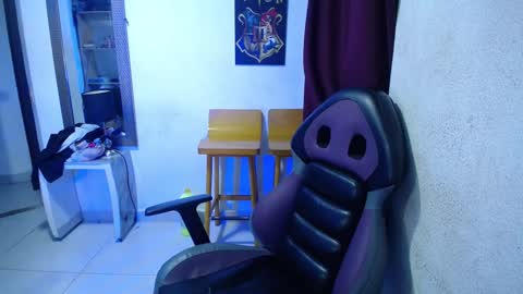 shining_star69 online show from 4, 12, 2025